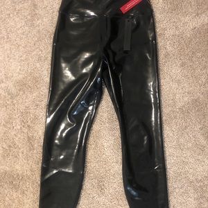 COPY - Brand new with tags Carbon 38 patent legging